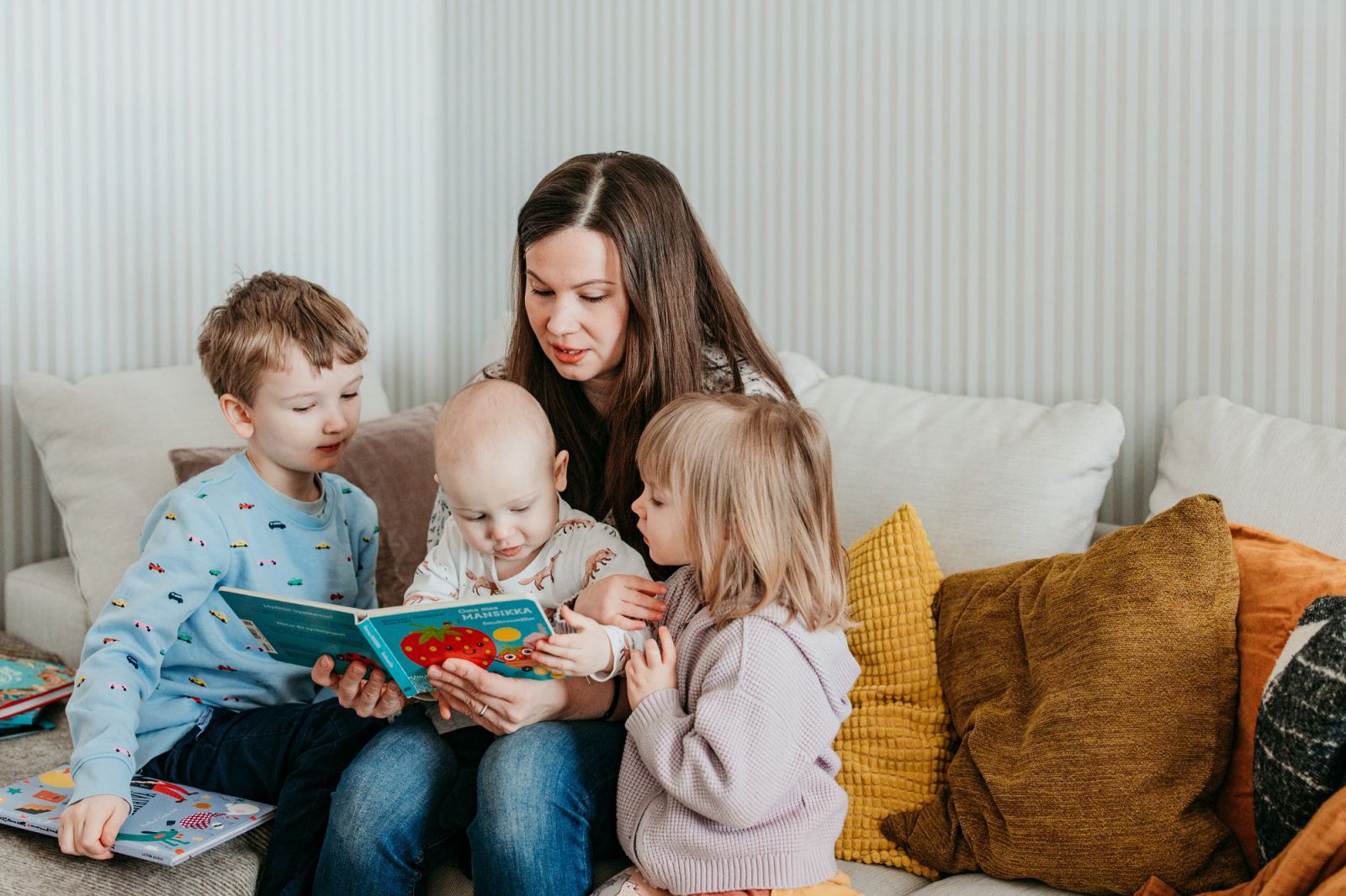 sách trẻ em tiếng Phần Lan Wifly Finland
